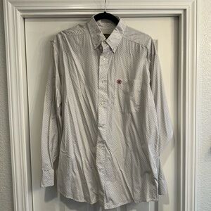 Ariat shirt size Large
